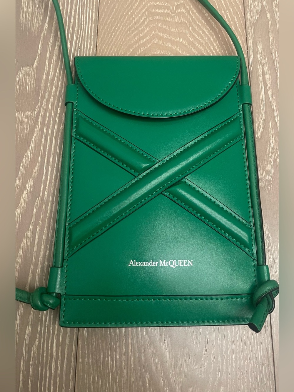 NWOT Alexander McQueen Green Leather Crossbody Phone Pouch with Strap Detail
